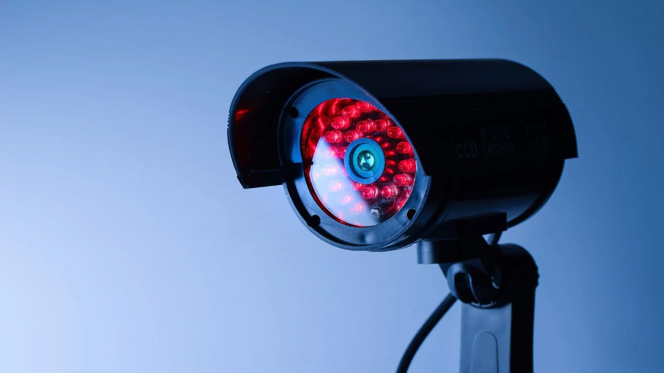 lampu cctv menyala merah