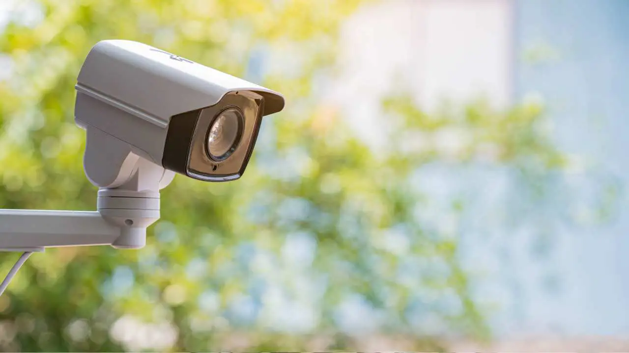 model cctv merekam suara