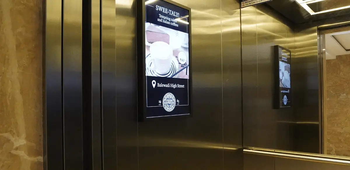 videotron di dalam lift
