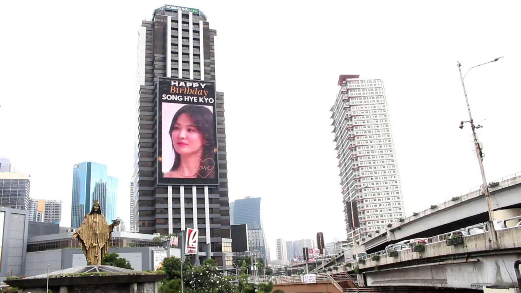 videotron di gedung tinggi