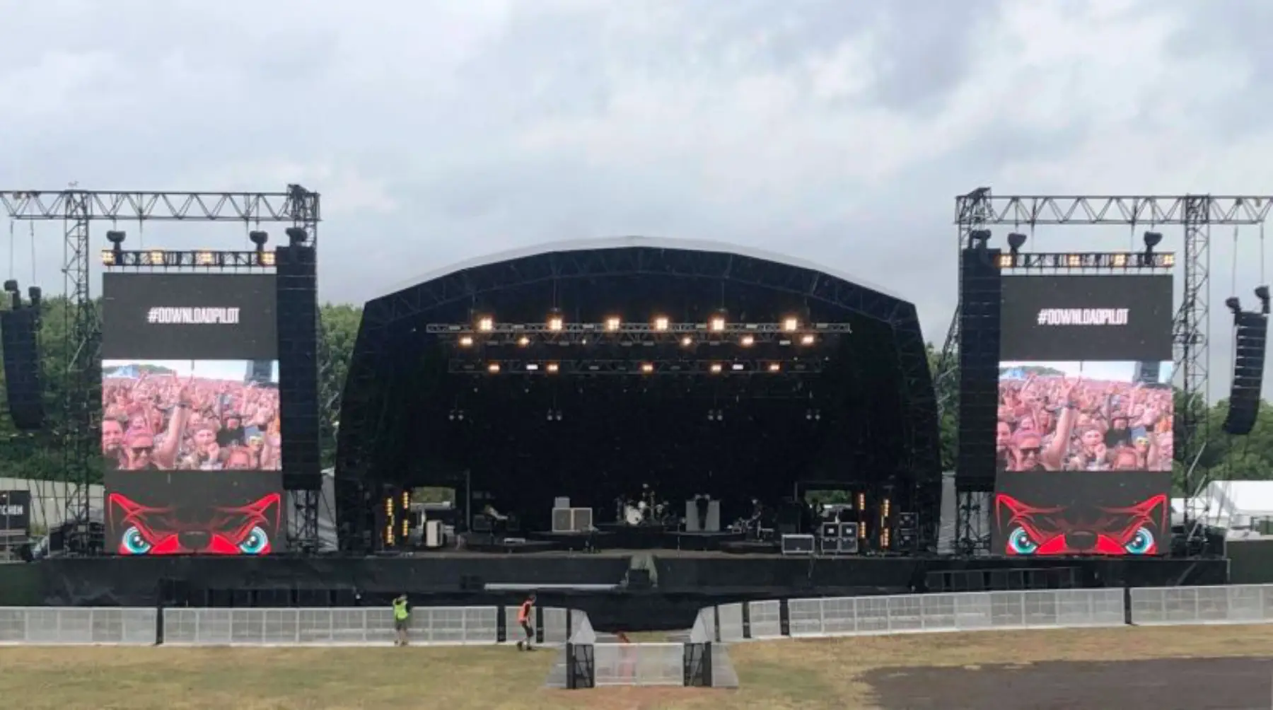 panggung konser outdoor