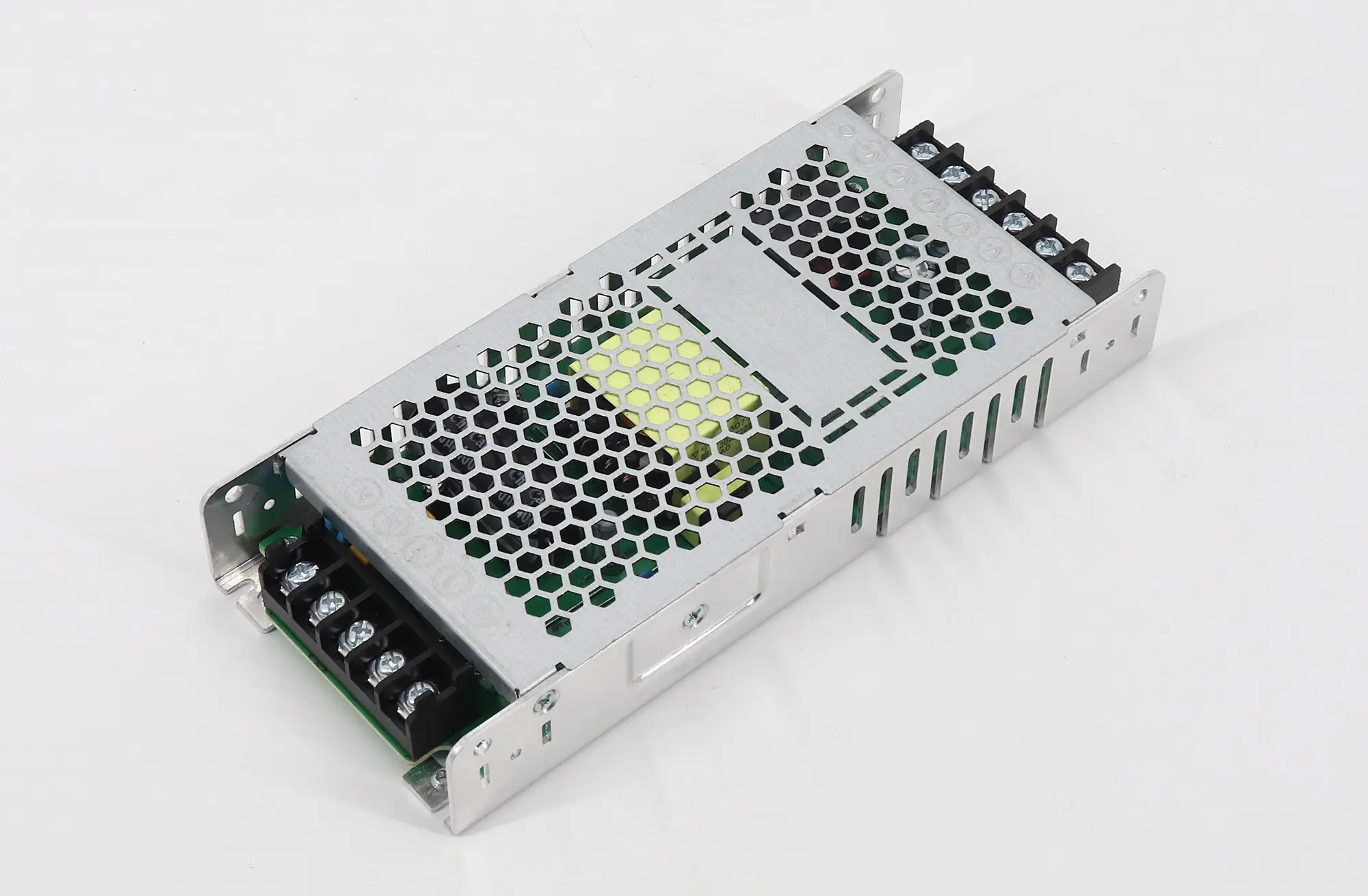 Kapan Harus Mengganti Adaptor atau Power Supply?