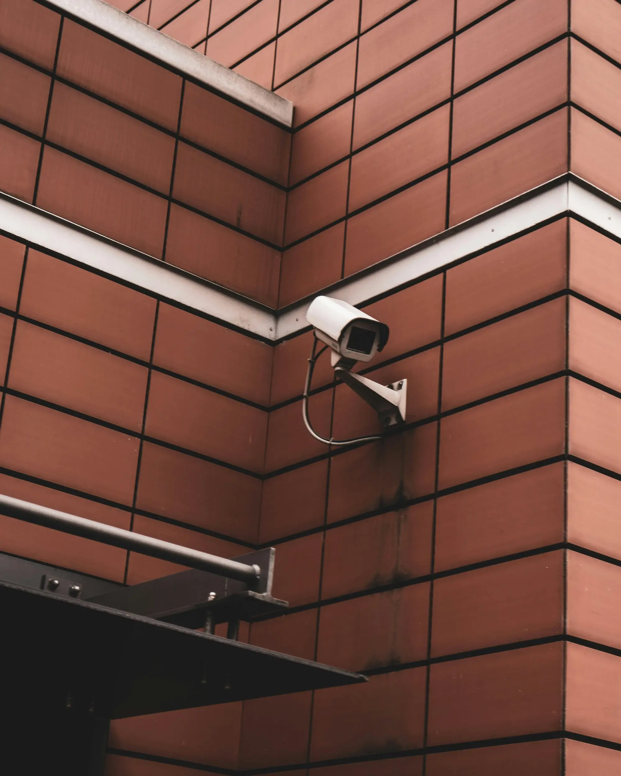 cara menghubungkan CCTV dengan alarm rumah
