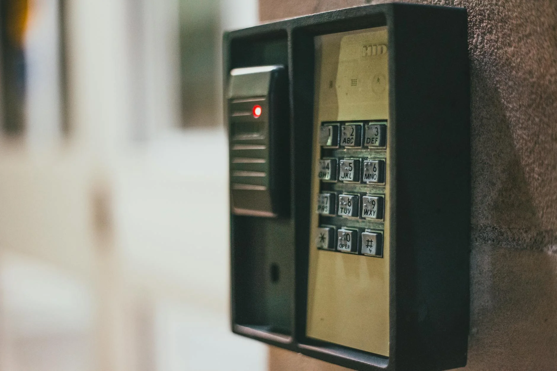 integrasi security and access control untuk gedung aman