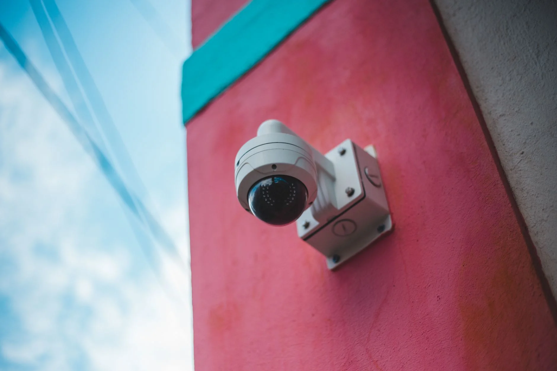 tampilan tempat jual cctv terdekat dengan produk lengkap dan teknisi instalasi