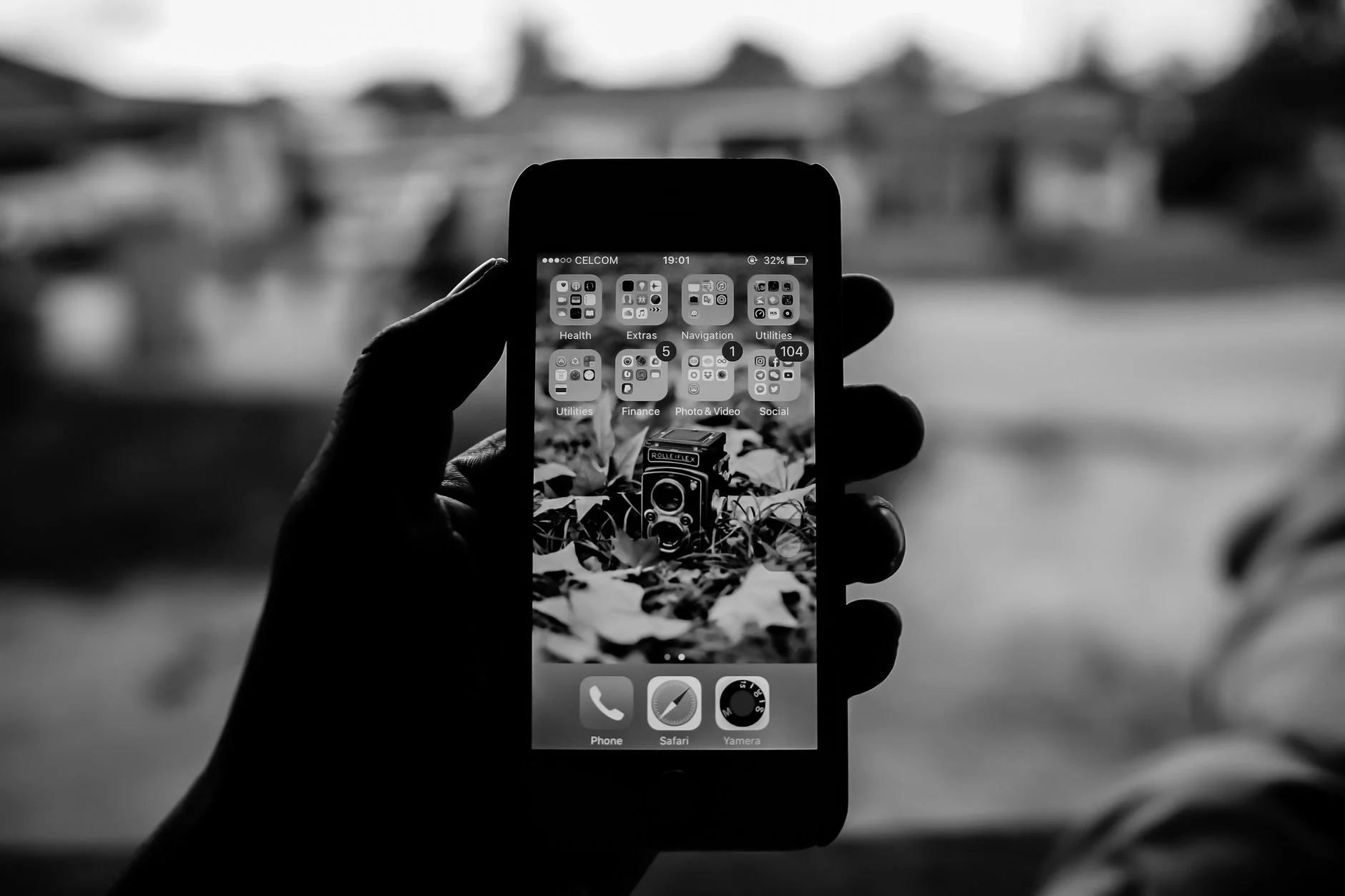 pexels-1781663558 background cctv wallpaper estetik untuk desktop dan smartphone