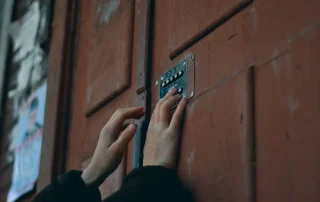 iss access control untuk keamanan fisik gedung