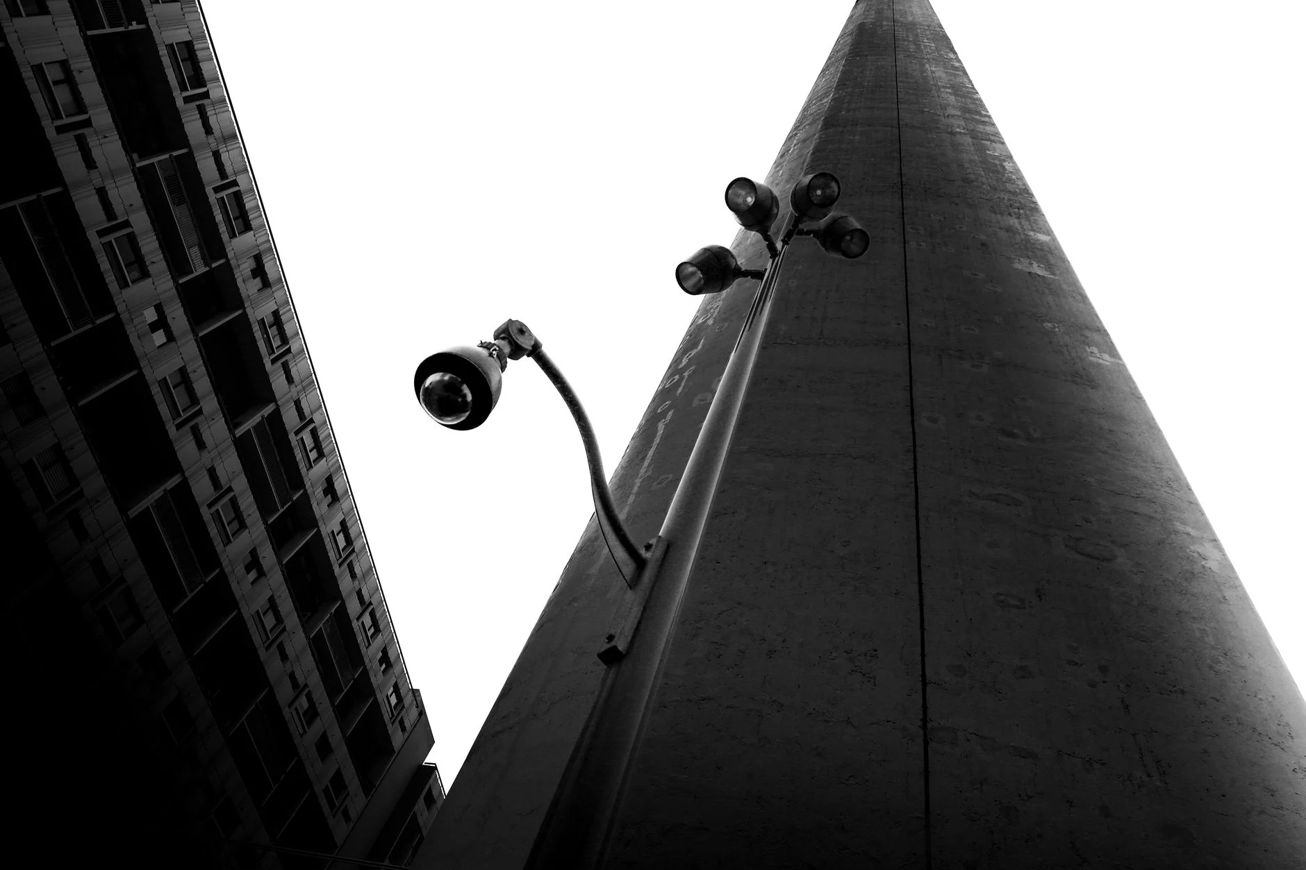 sistem pengawasan cctv BASS untuk keamanan area