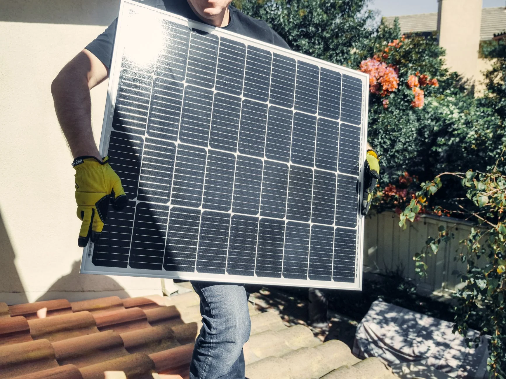 kamera solar panel untuk pengawasan ramah lingkungan