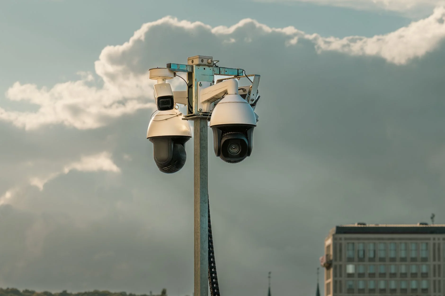CCTV perbatasan wilayah untuk pengawasan keamanan