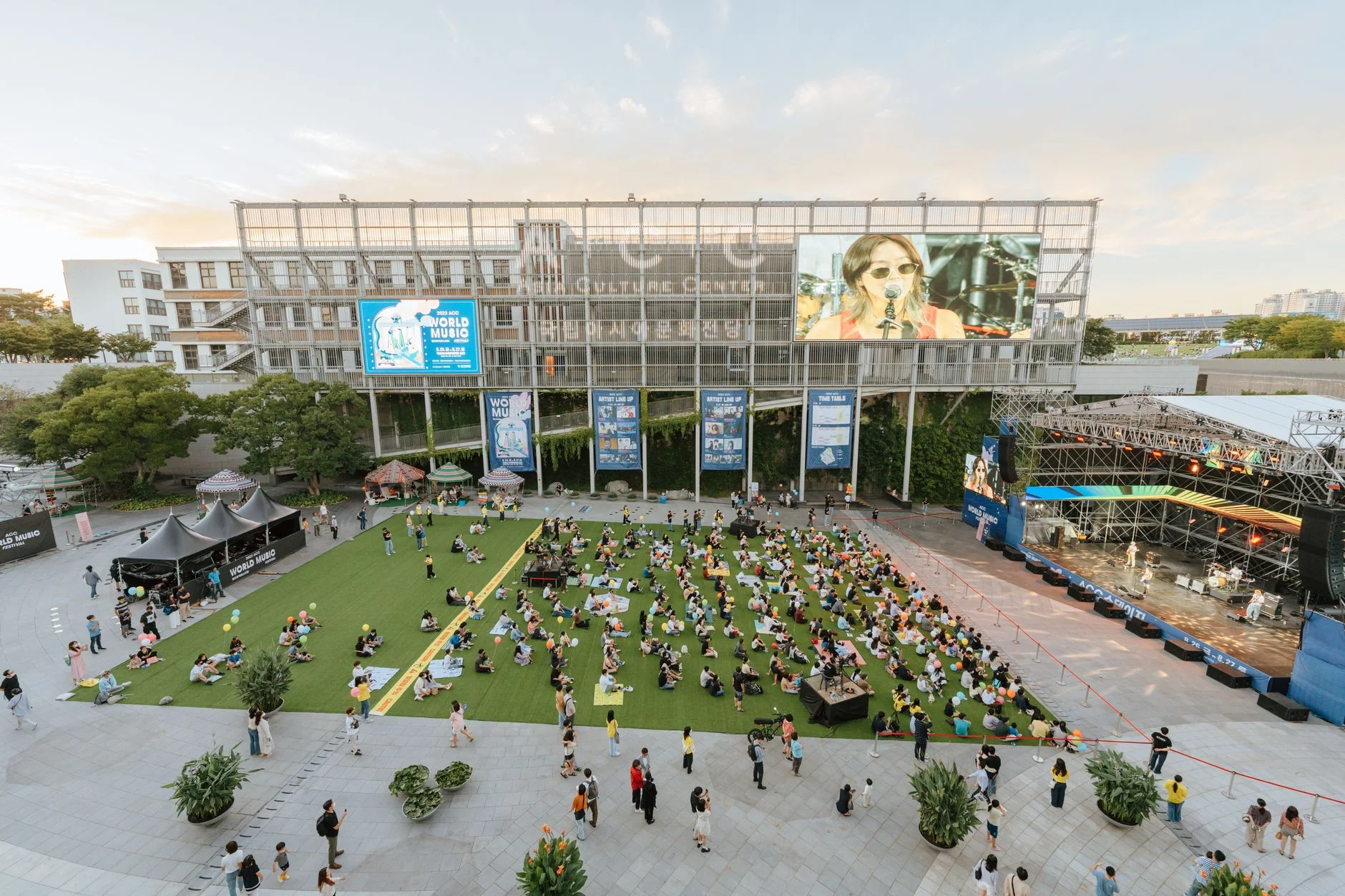 Videotron Panggung untuk konser dengan tampilan visual yang spektakuler